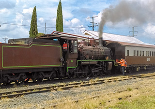 >Southern Downs Steam day trip to Clifton.